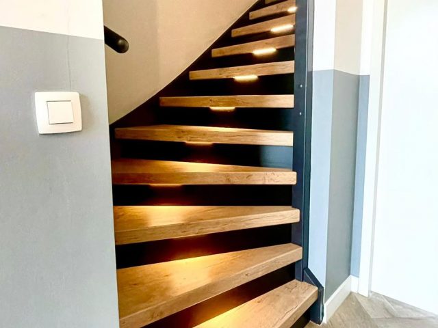 https://www.flexstairs.nl/wp-content/uploads/2025/06/werk_04-640x480.jpg